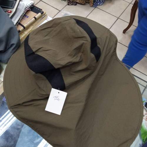 Round sun hat new, green with neck cover and tightening cord
