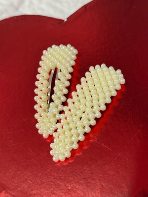 Hair clips new with pearls, beautiful and elegant