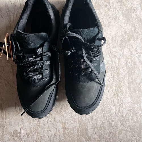 Clarks 38 Waterproof Athletic Shoes New Black Genuine Nubuck Leather