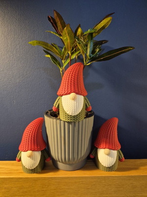 Set of 3 Christmas gnomes new