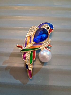Parrot Brooch new with colorful enamel, crystals and pearl