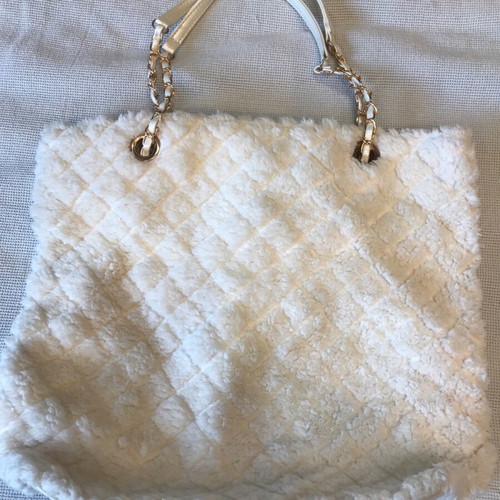 Tally Weil cream fur shoulder bag like new with gold chains