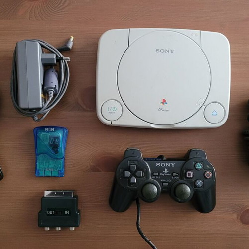 Sony Playstation 1 PSone SCPH-102 Slim console bundle