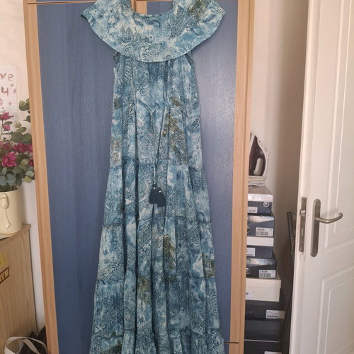 Attrattivo dress like new, blue shades, size large