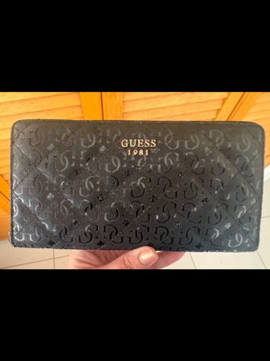 Guess wallet like new