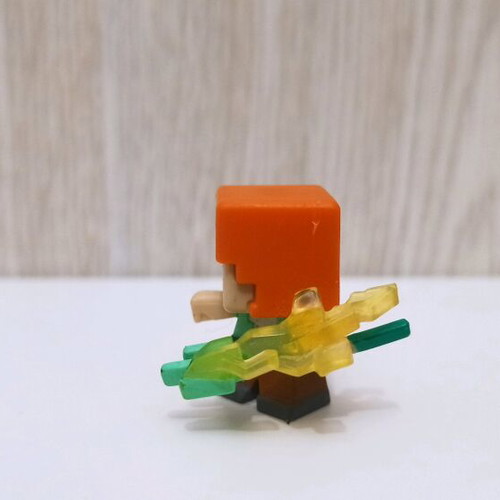 Minecraft Mini Figure Series 15 Alex With Channeling Trident used