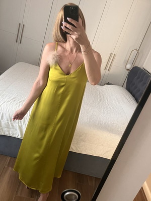 Slip dress σατέν σε απόχρωση λάιμ σαν καινούργιο, μέγεθος S έως M