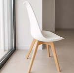 Set of 4 modern white chairs with natural wood legs