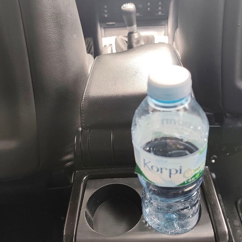BMW E46 central console cup holders new