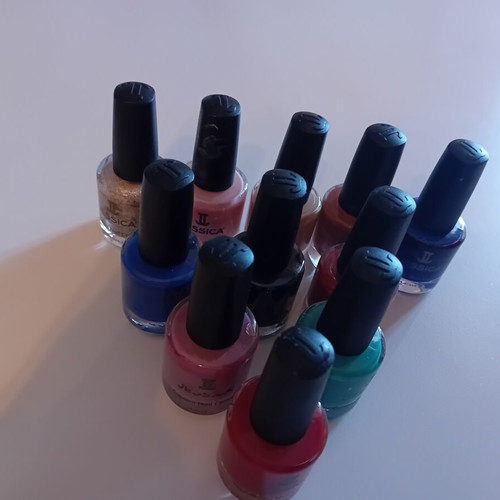 Mano nail polish like new, removable with acetone