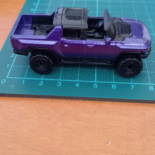 Hot Wheels 2021 GMC Hummer EV Violet HW Vert Vitesse 6/10 like new