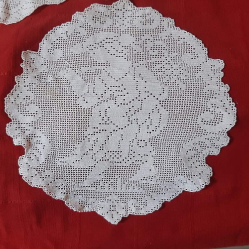 Antique crocheted doilies used, large 93x50 cm and small 37 cm set