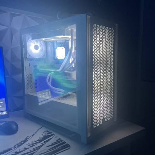 Pc Gaming Ryzen 5 5500, 16GB DDR4, RTX 4060 Aero 8GB, Like New