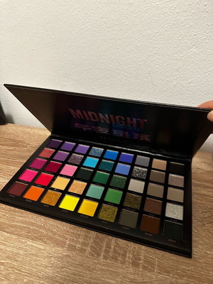 Μεγάλη παλέτα σκιών καινούρια