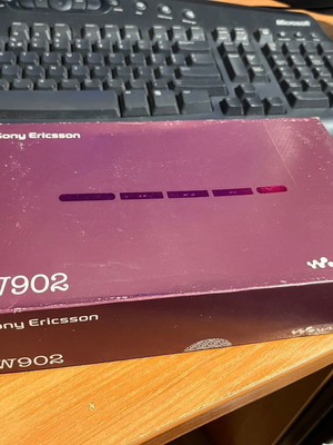 Κουτί κινητού Ericsson W902 μεταχειρισμένο με παρελκόμενα