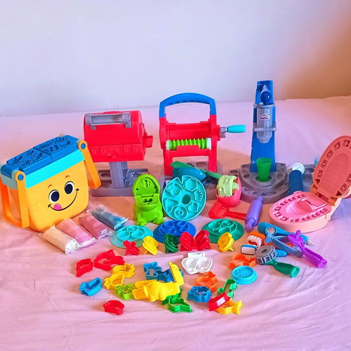 Play-Doh creative playset pack of 7 with tools and accessories like new