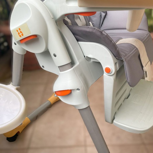 Chicco Polly 2 in 1 High Chair like new