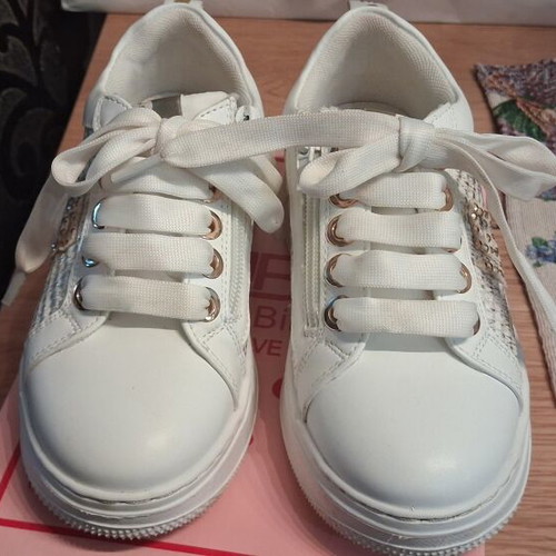 Laura Biagiotti sneakers size 30, white with gold details