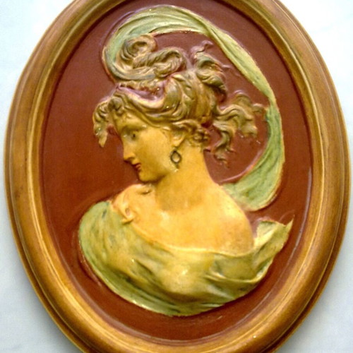 Gypsum wall decoration oval embossed woman image like new