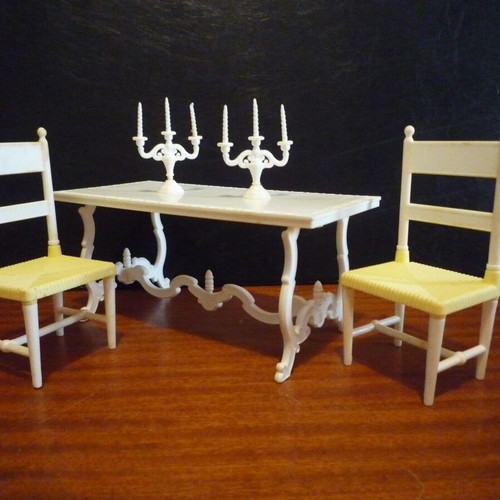 El Greco Happy Happy Sisters furniture used