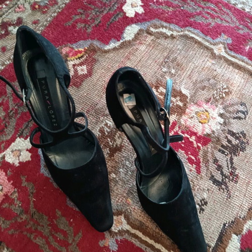 Pura Lopez black castor pumps like new, size 38, 10 cm heel