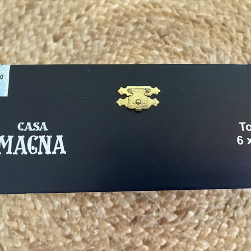 Casa Magna Oscuro Toro collectible cigar box like new