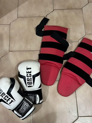 Kick Boxing Gloves Force 1 used with shin guards