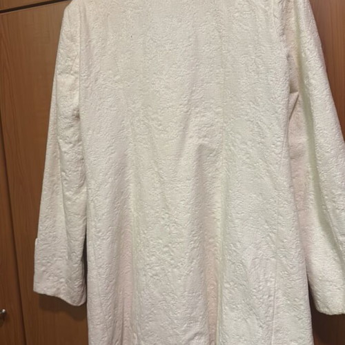 Cabrini coat used, cotton with embossed details