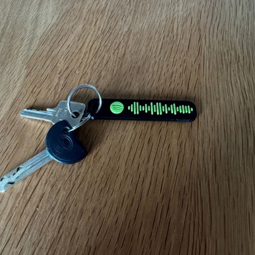 Custom Spotify keychain for your favorite song