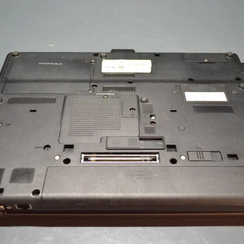 HP Compaq 6730b laptop used with Windows 8.1 and power supply