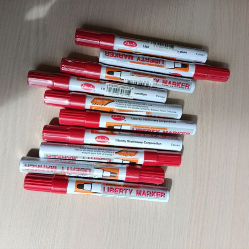 Red permanent markers new pack of 8