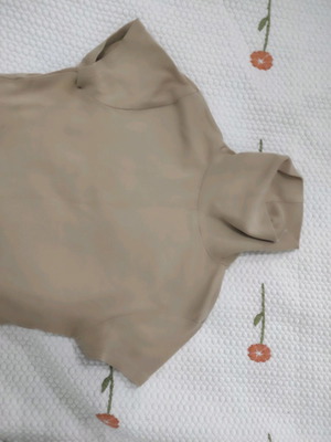 Zara basic blouse small in excellent condition, beige