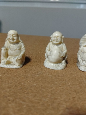 Happy Bhuddas set used