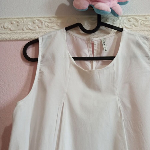 Women's white top s/m like new, 97% cotton