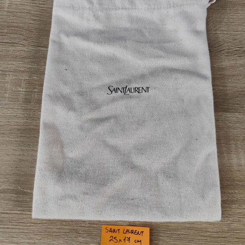 Saint Laurent dustbag used 25 x 17 cm