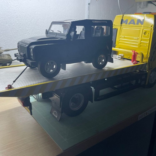 Tamiya MAN TGX Remote Control Truck with Moving Platform like new