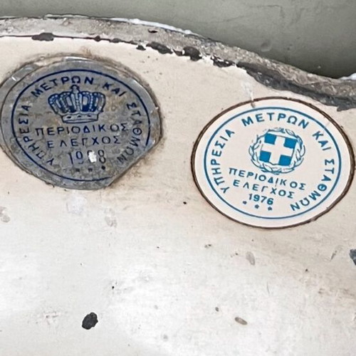 Grocery scale used with enamel lids, functional