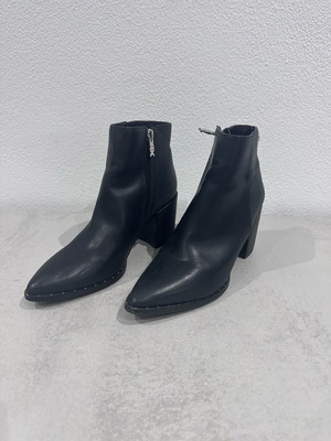 Xti women's black ankle boots size 38 like new