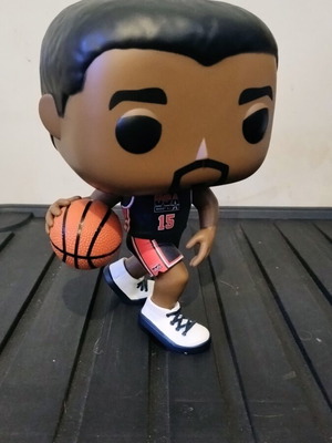 Magic Johnson 10" Funko figure like new, 25 cm with base