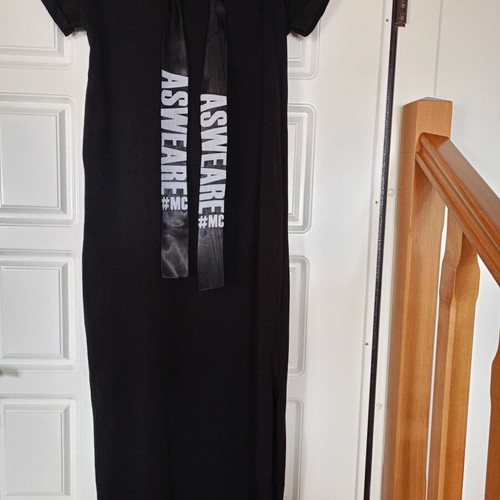 Hoodie dress black modern with side split like new