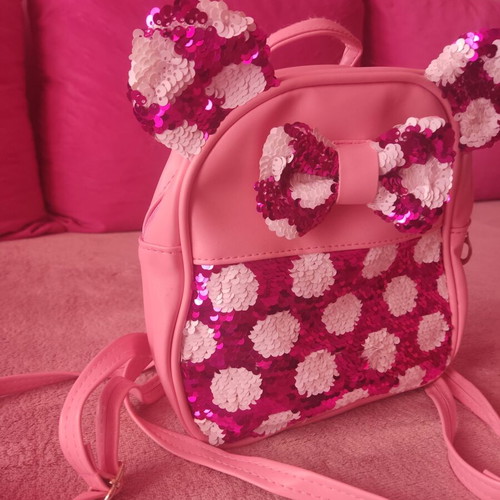 Back pack pink like new for girls