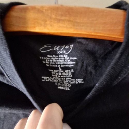 Diesel cotton t-shirt size L like new, black and red