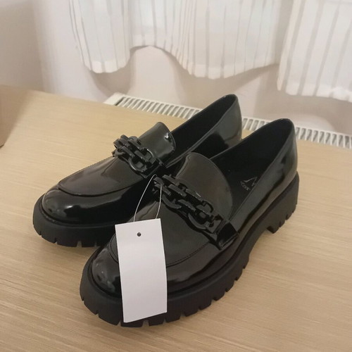 Women's shoes new, size 39