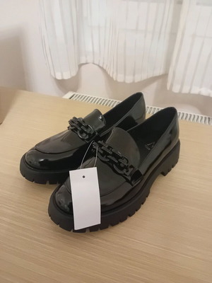 Women's shoes new, size 39