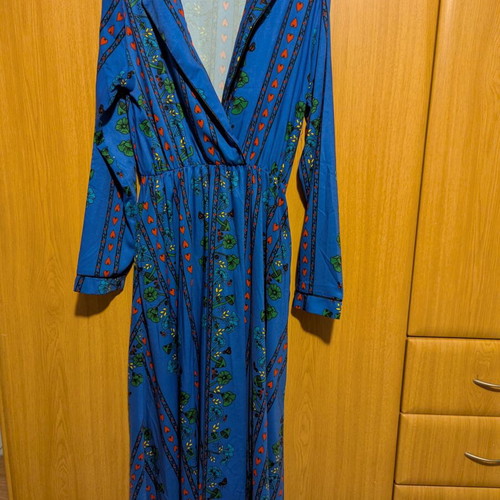 Hemithea dress size M/L like new, multicolored with belt