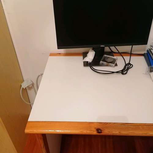 Wooden desk used, sturdy construction 124x62x72 cm