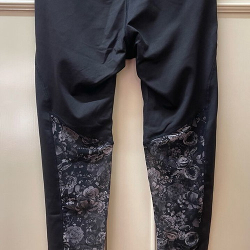 Bloch 3/4 dance leggings black used with printed details small