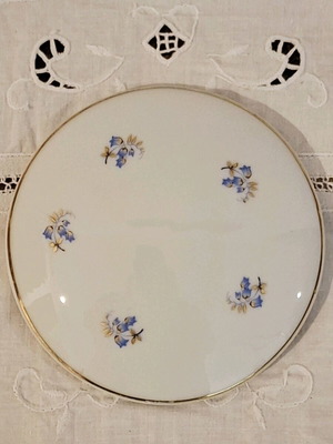 Porcelain lid like new with blue and gold flowers