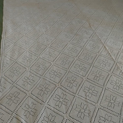 Handmade blanket like new, vintage heirloom 196x145 cm