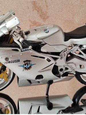 MV Agusta F4S μοντέλο μοτοσυκλέτας diecast 1:12 μεταχειρισμένο, ασημένιο